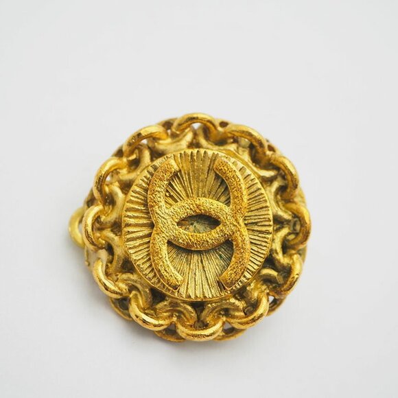 CHANEL Gold Earrings - Picture 6 of 9